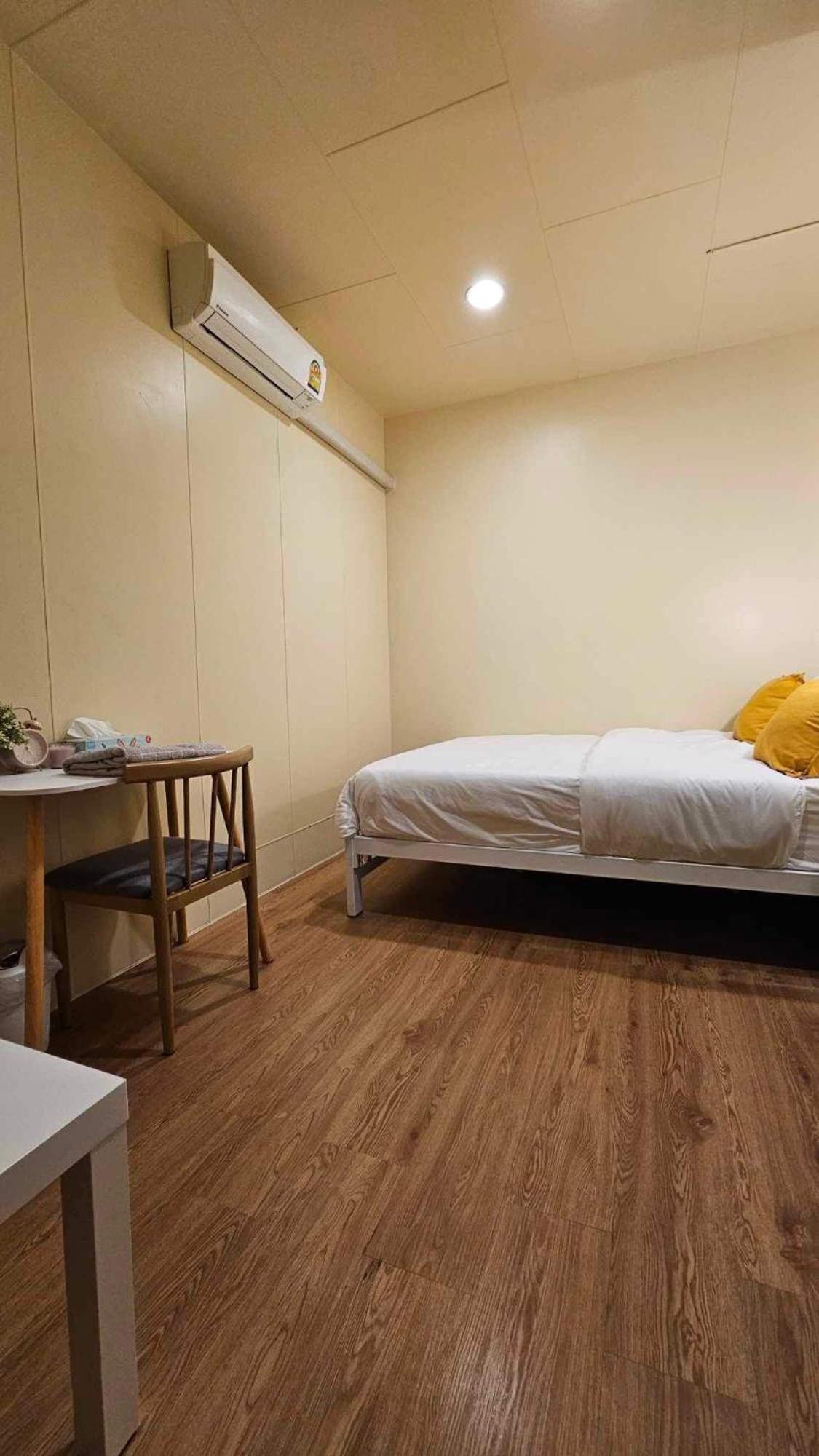 W District Hostel Bangkok Exterior photo